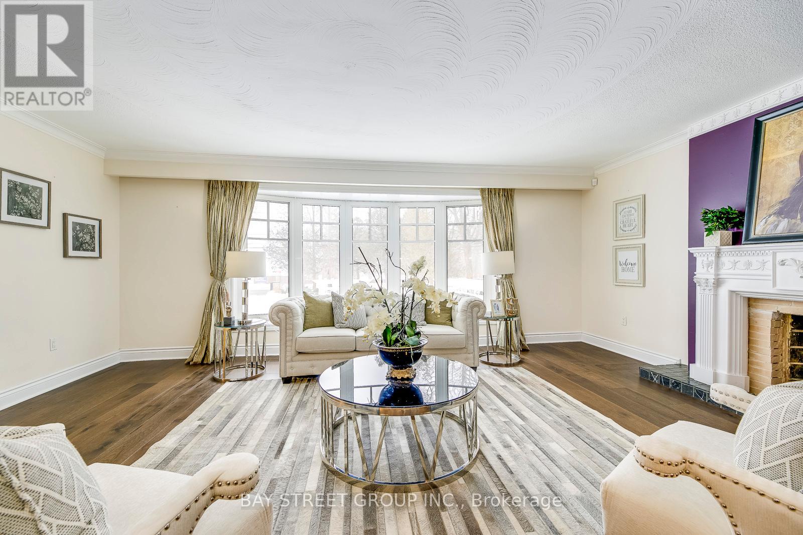 363 Lakeshore Road W, Oakville, Ontario  L6K 1G4 - Photo 7 - W12144173