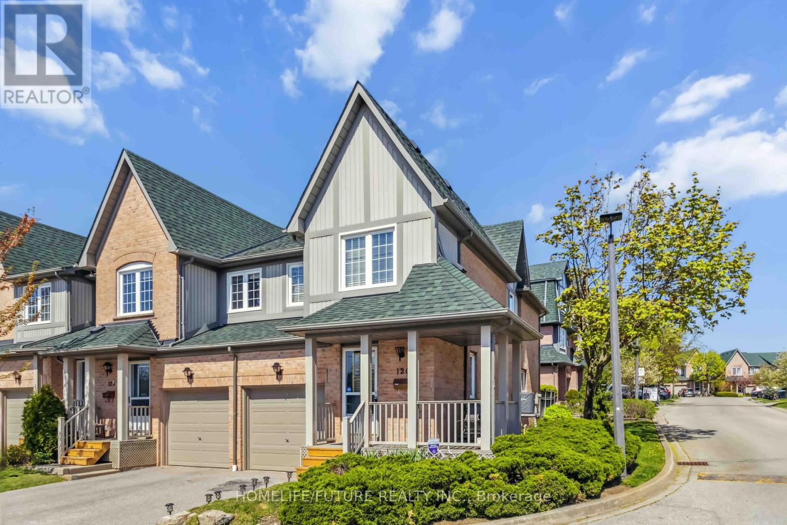 Th 126 - 2945 Thomas Street, Mississauga, Ontario  L5M 6C1 - Photo 3 - W12144214