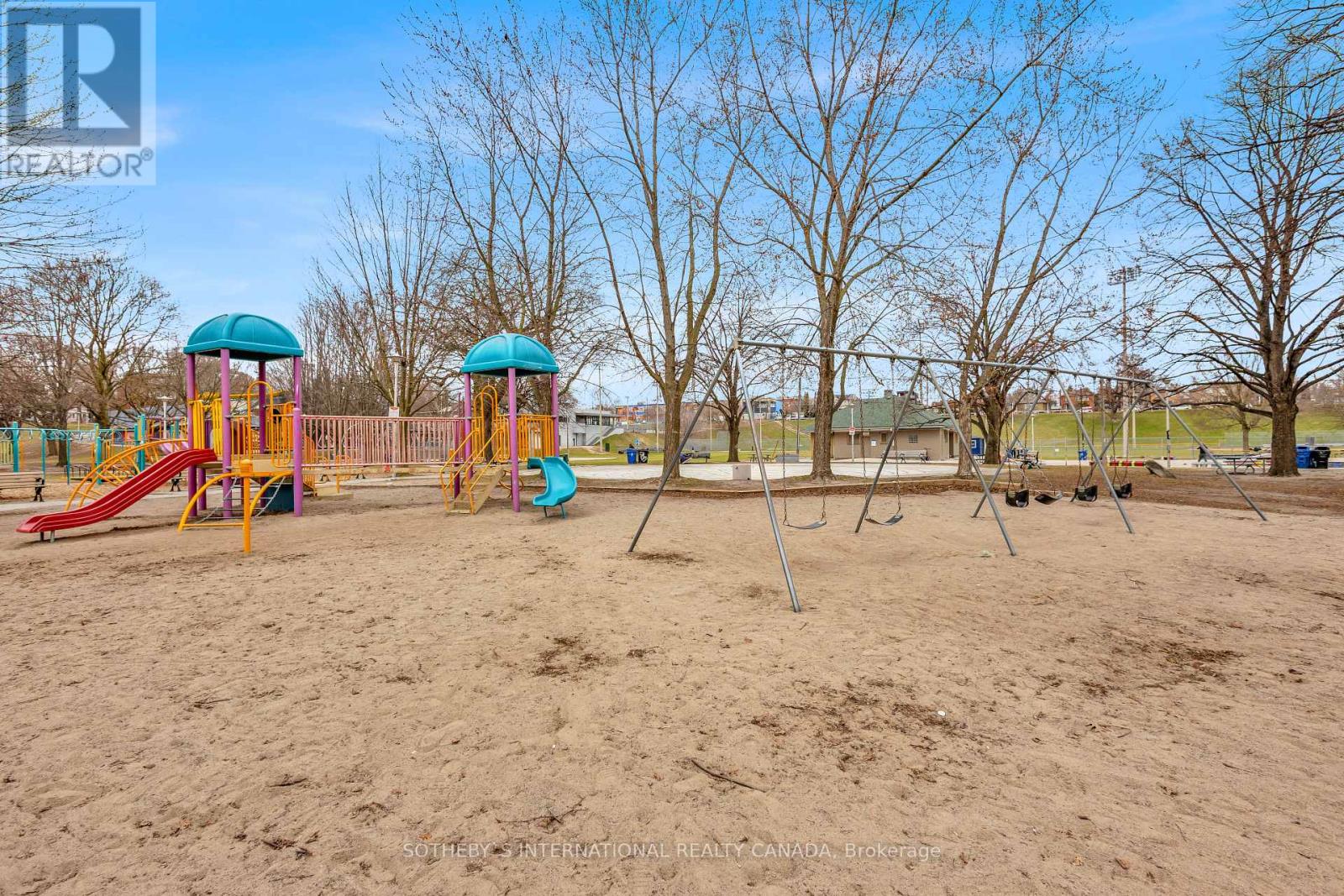 43 Burnfield Avenue, Toronto, Ontario  M6G 1Y4 - Photo 40 - W12076930