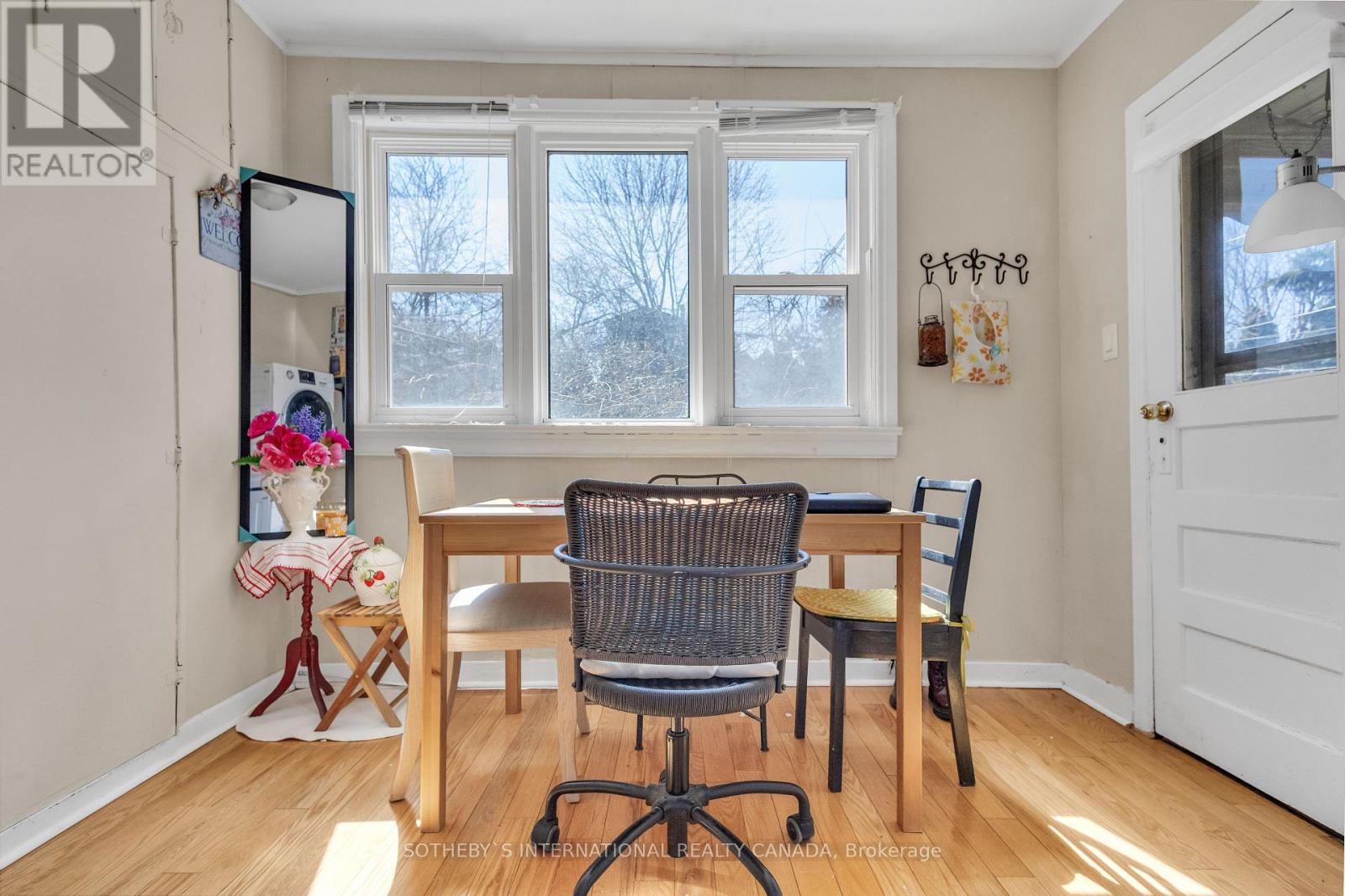 43 Burnfield Avenue, Toronto, Ontario  M6G 1Y4 - Photo 8 - W12076930