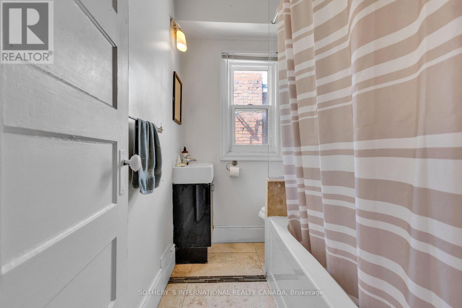 43 Burnfield Avenue, Toronto, Ontario  M6G 1Y4 - Photo 16 - W12076930
