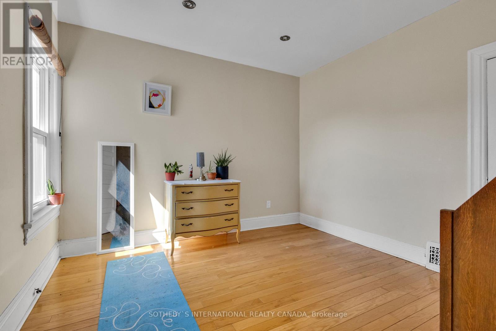 43 Burnfield Avenue, Toronto, Ontario  M6G 1Y4 - Photo 17 - W12076930