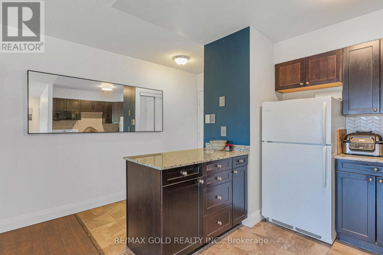 302 - 270 Eiwo Court, Waterloo, Ontario  N2K 3M6 - Photo 12 - X12144065