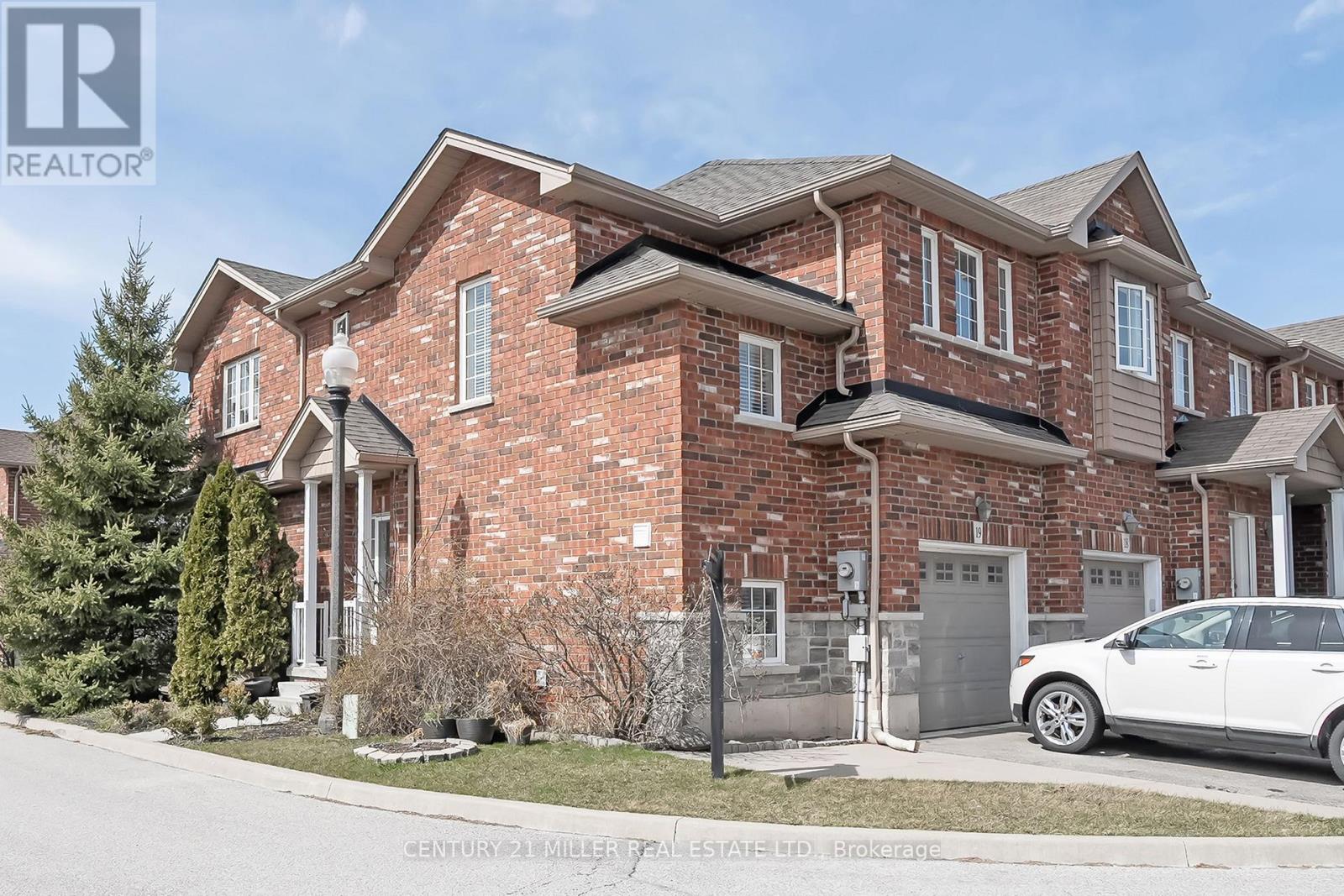 19 - 45 Seabreeze Crescent, Hamilton (Lakeshore), Ontario  L8E 5C8 - Photo 2 - X12144081
