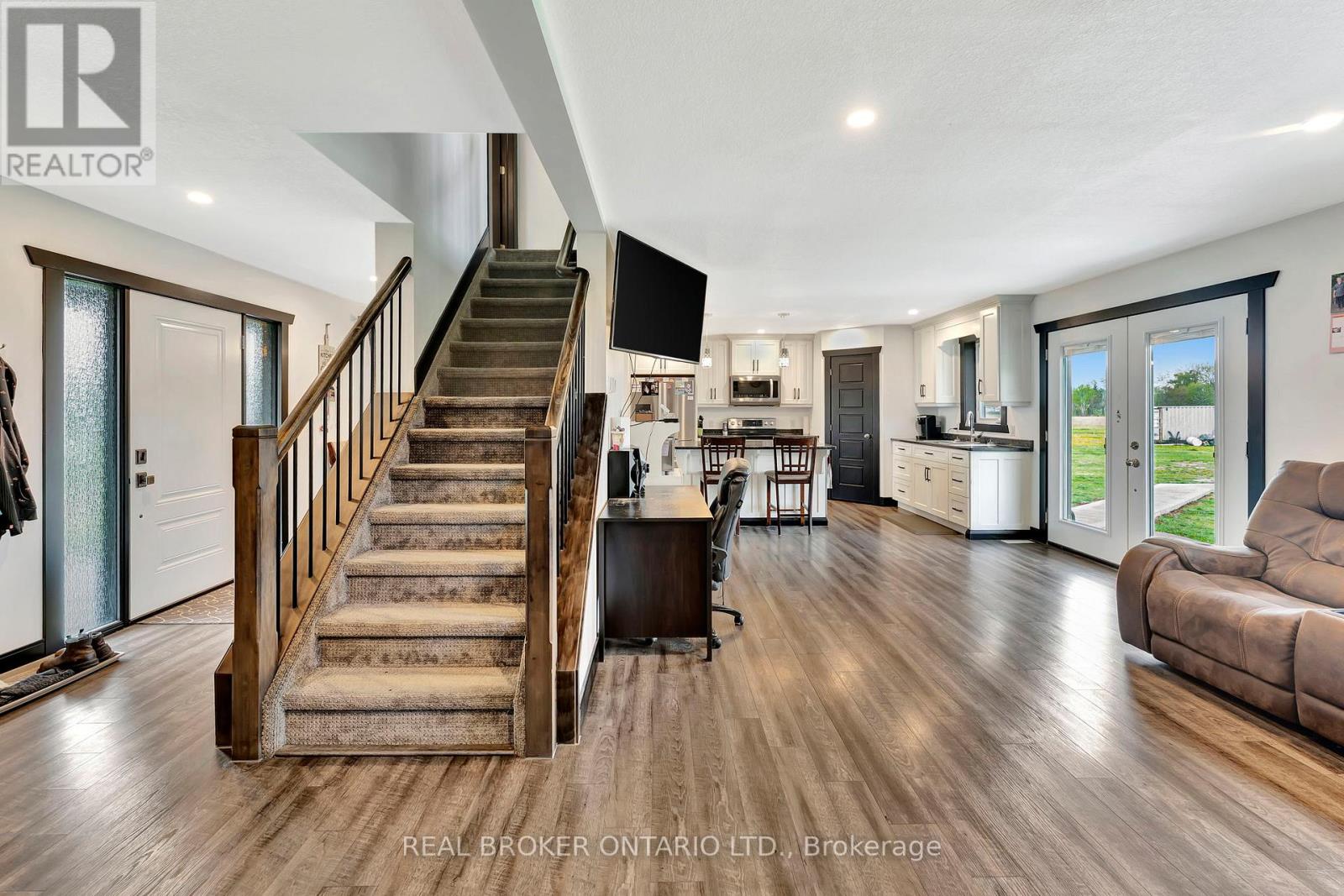 2445 East Quarter Line Road, Norfolk, Ontario  N4B 2W4 - Photo 6 - X12144136