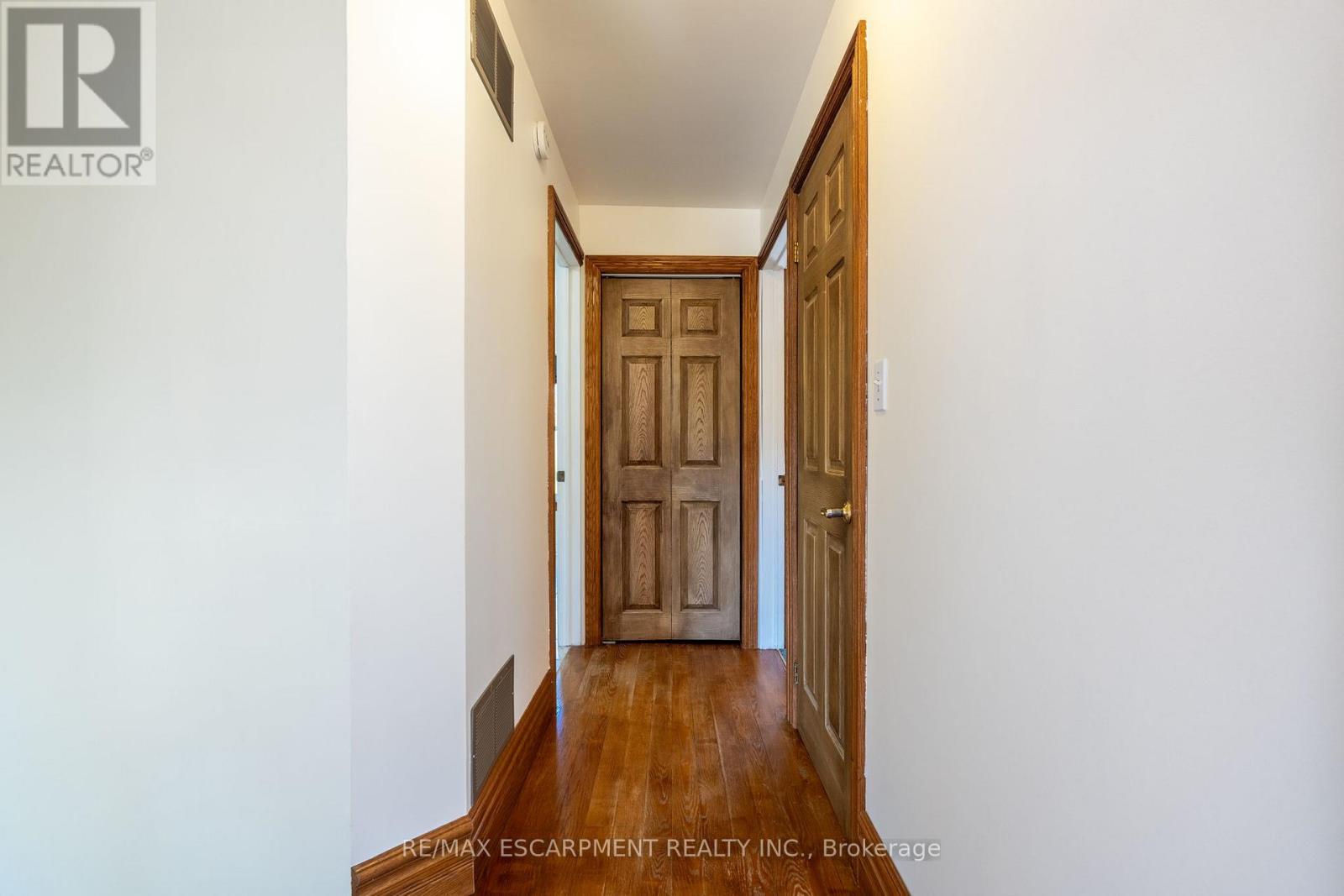 192 Ottawa Street S, Hamilton, Ontario  L8K 2E6 - Photo 19 - X12144187