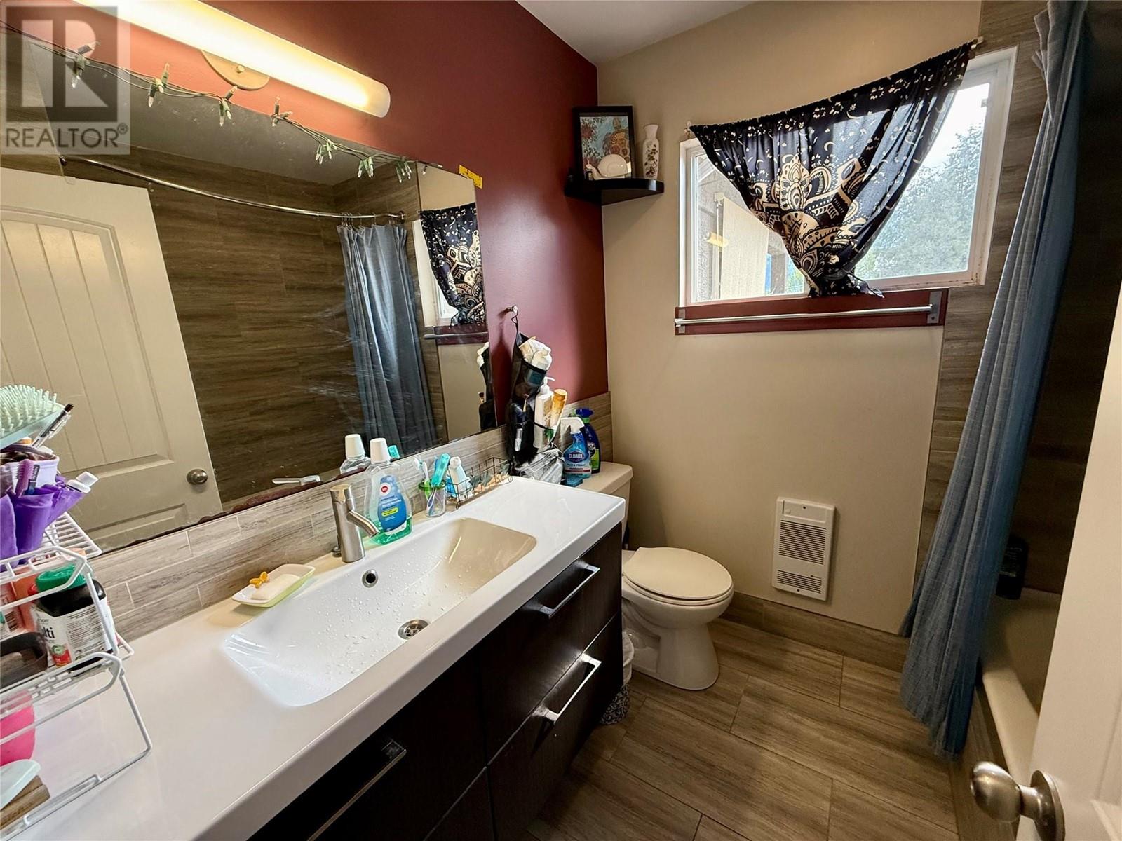 714 12th Street, Castlegar, British Columbia  V1N 2K3 - Photo 17 - 10345593