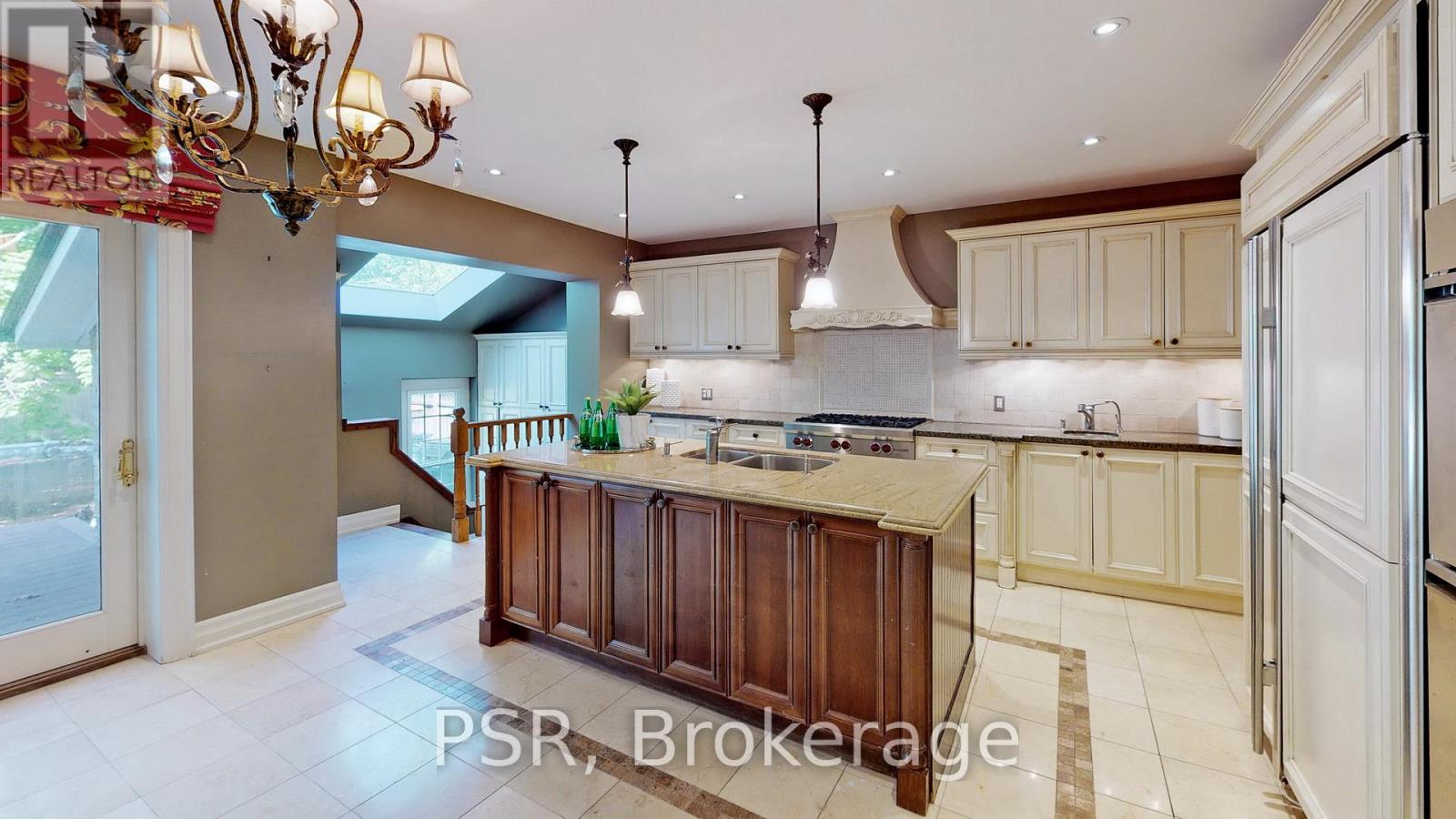 28 Dunvegan Road, Toronto, Ontario  M4V 2P6 - Photo 2 - C12144139