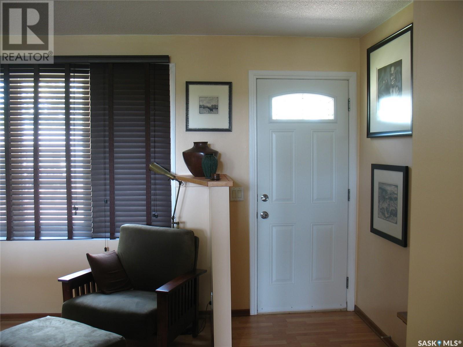 2007 1st Street S, Rockglen, Saskatchewan  S0H 3R0 - Photo 12 - SK004014