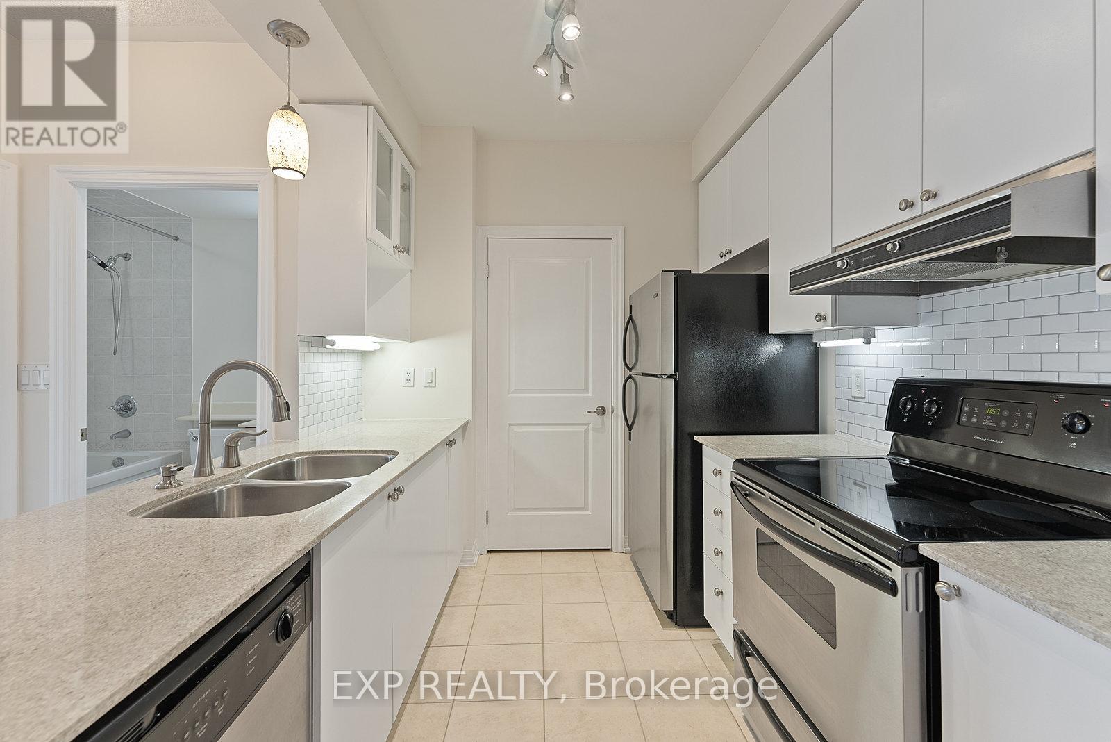 217 - 245 Dalesford Road, Toronto, Ontario  M8Y 4H7 - Photo 19 - W11986023