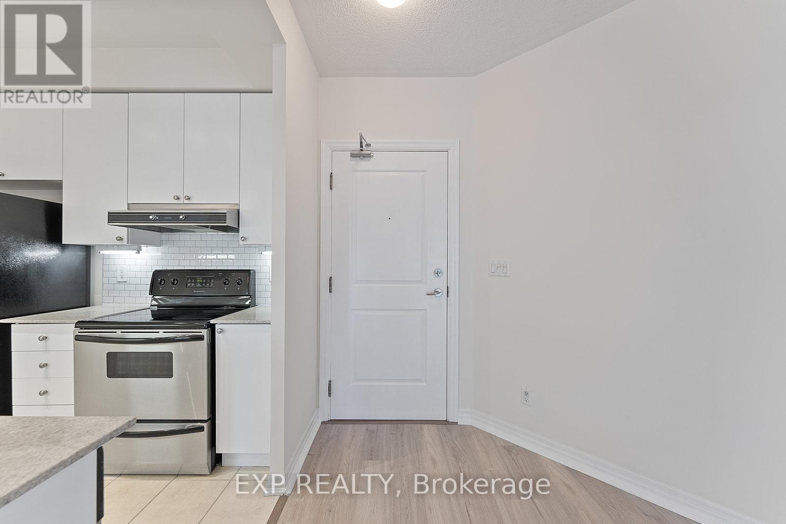 217 - 245 Dalesford Road, Toronto, Ontario  M8Y 4H7 - Photo 9 - W11986023