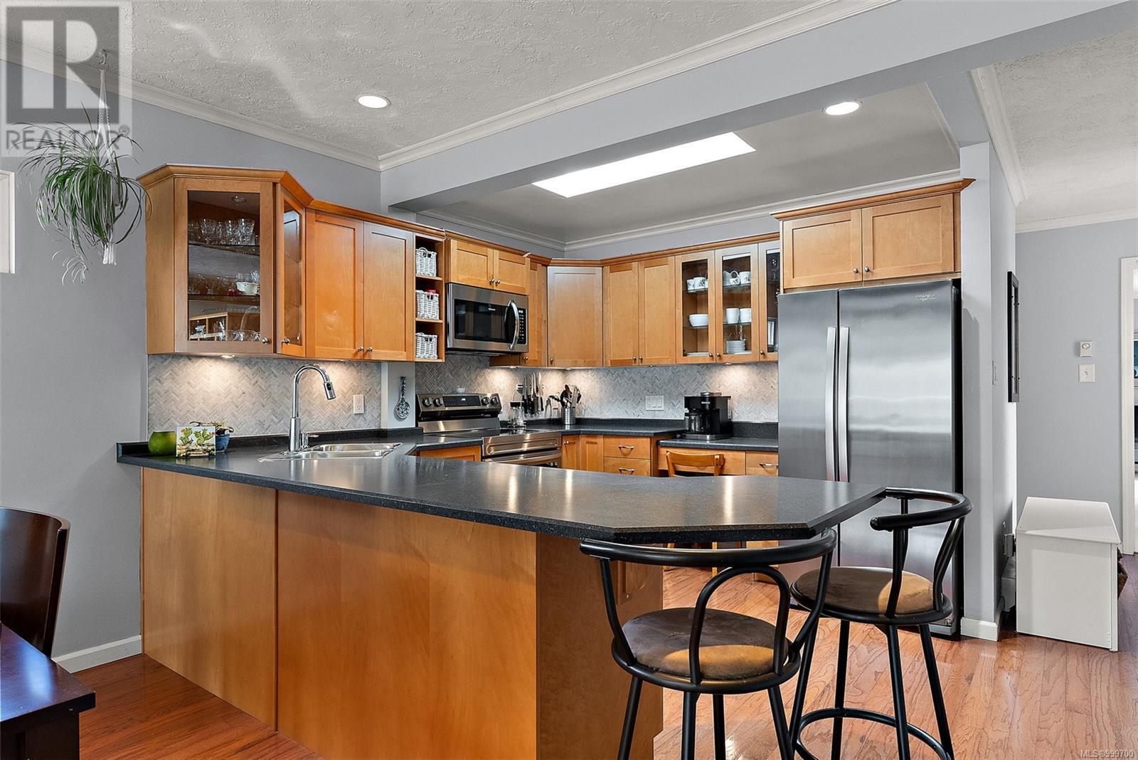 2298 Malaview Ave, Sidney, British Columbia  V8L 2E8 - Photo 10 - 999700