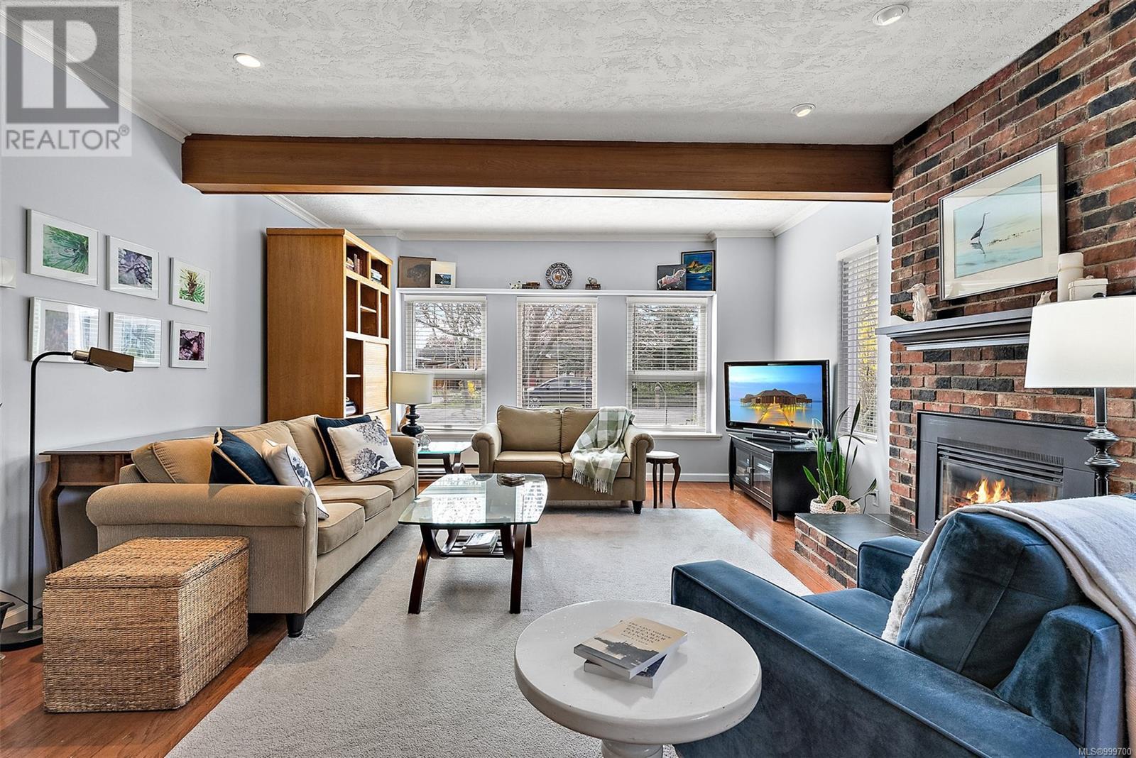 Property at 2298 Malaview Ave image 4