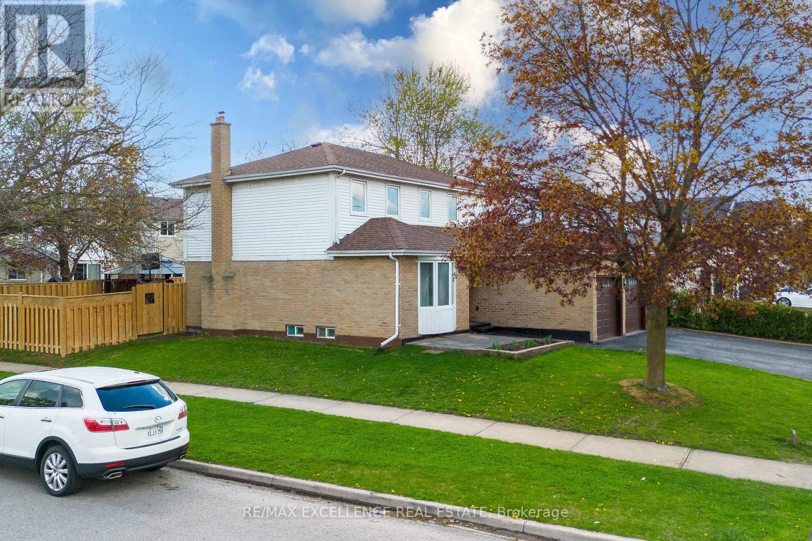 Property at 19 MIKADO CRESCENT image 4