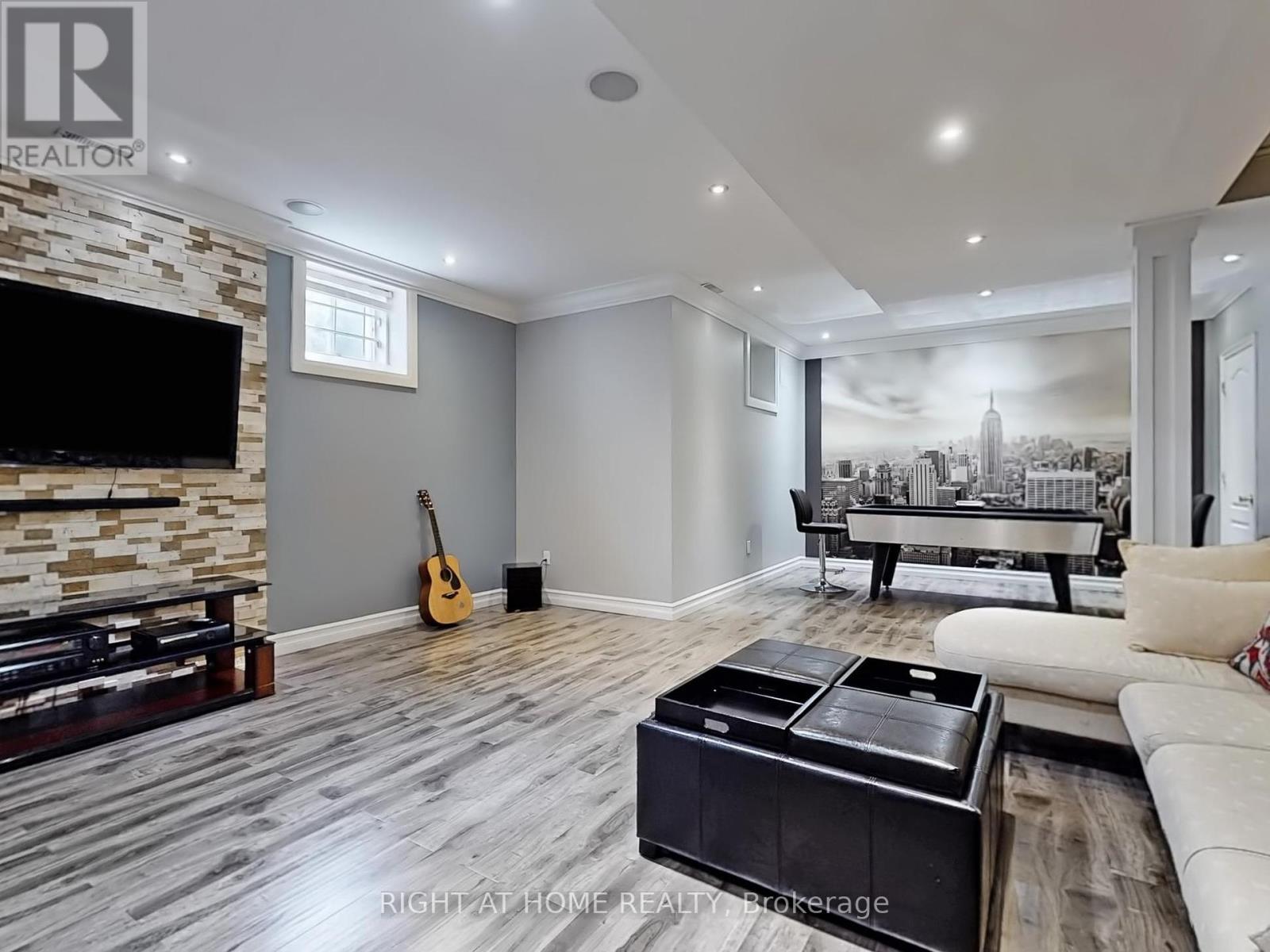 1504 Pinery Crescent, Oakville, Ontario  L6H 7J9 - Photo 31 - W12143706