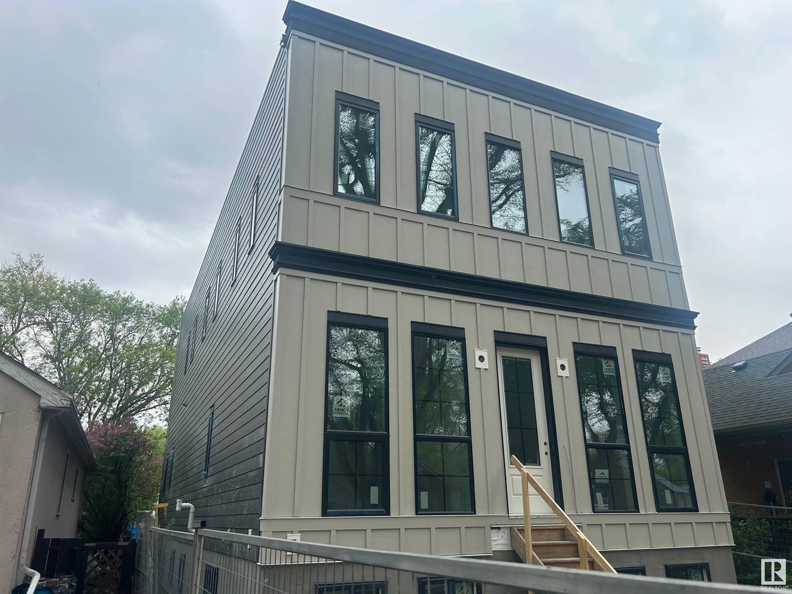 Property at 9807 90 AV NW image