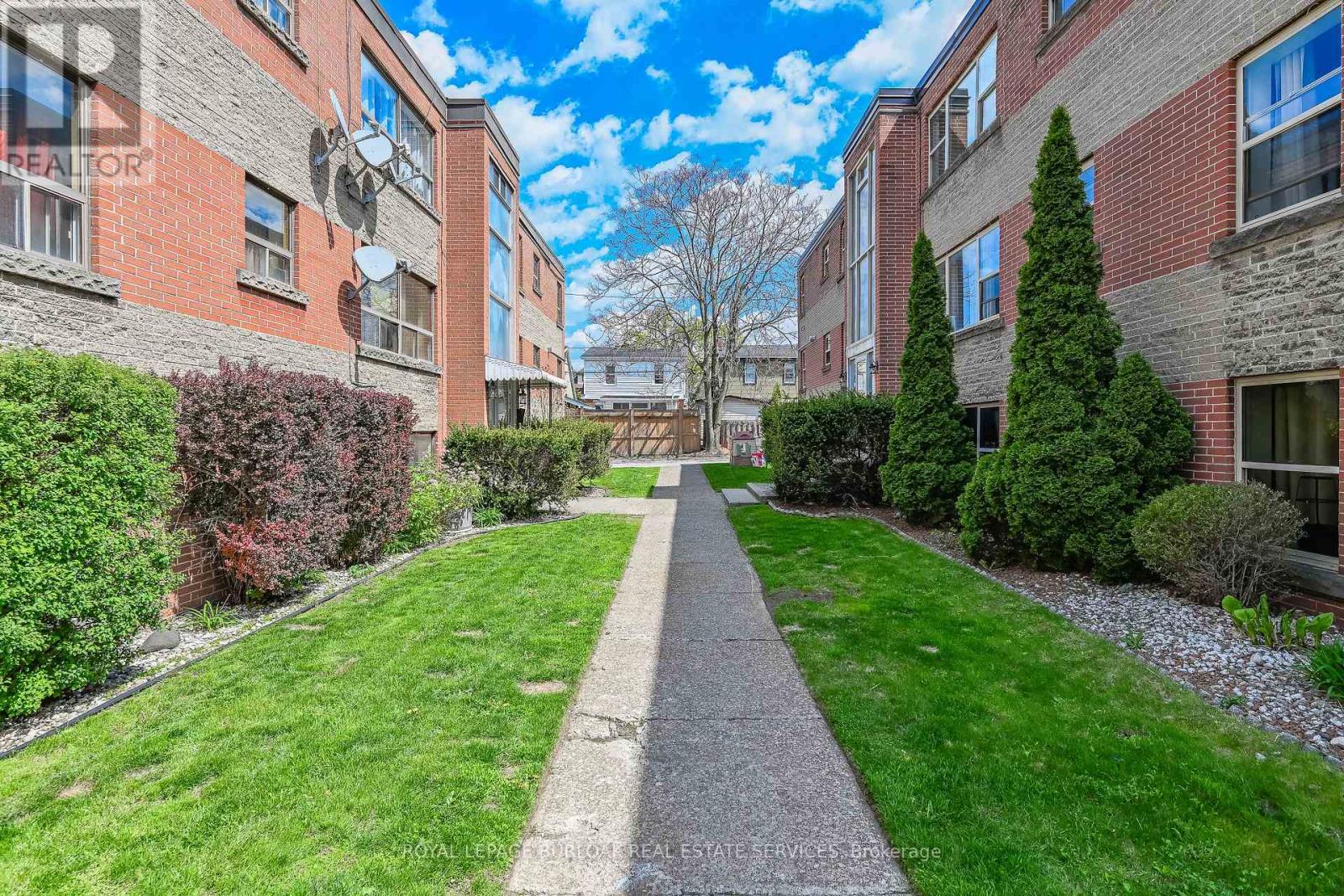 165 & 169 Park Row, Hamilton (Delta), Ontario  L8K 2K1 - Photo 1 - X12000379