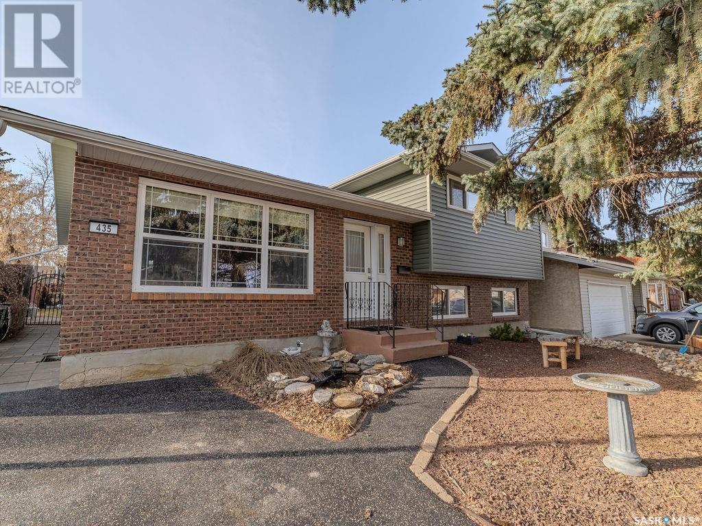 Property at 435 Charlebois WAY image 2
