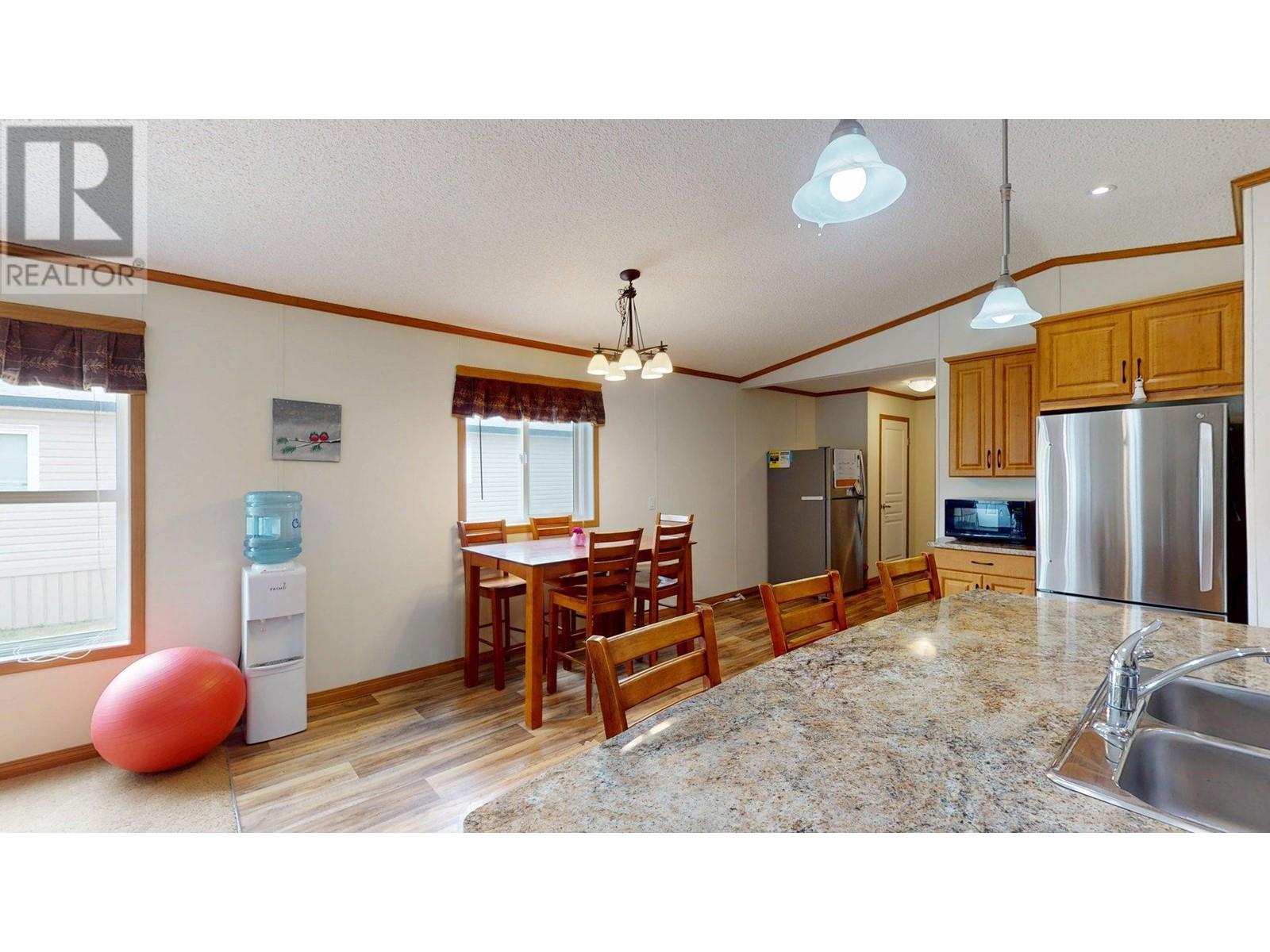 37 Wilderness  Heights Way, Elkford, British Columbia  V0B 1H0 - Photo 7 - 10347666
