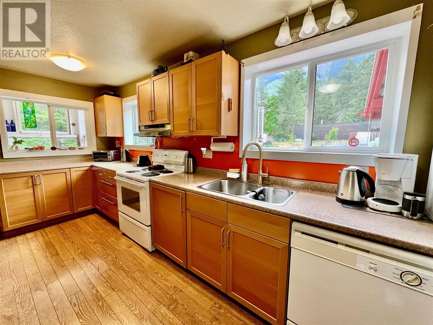 6890 Seton Portage Road, Lillooet, British Columbia  V0N 3B0 - Photo 14 - 10347629