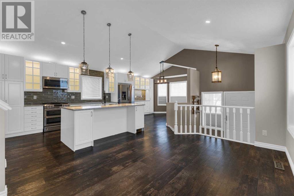 Property at 132 Erin Circle SE image 2