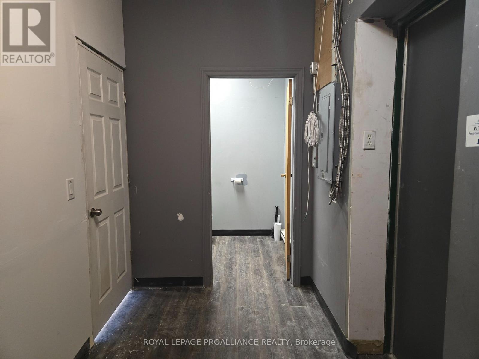 7 - 200 North Front Street, Belleville, Ontario K8P 3C2 - Photo 6 - X12117394