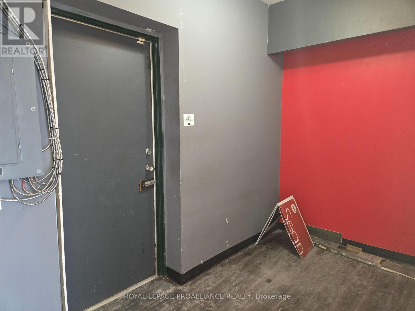 7 - 200 North Front Street, Belleville, Ontario K8P 3C2 - Photo 5 - X12117394