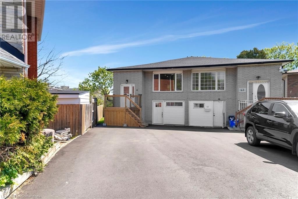 Property at 41 YEOVILLE Court image 2