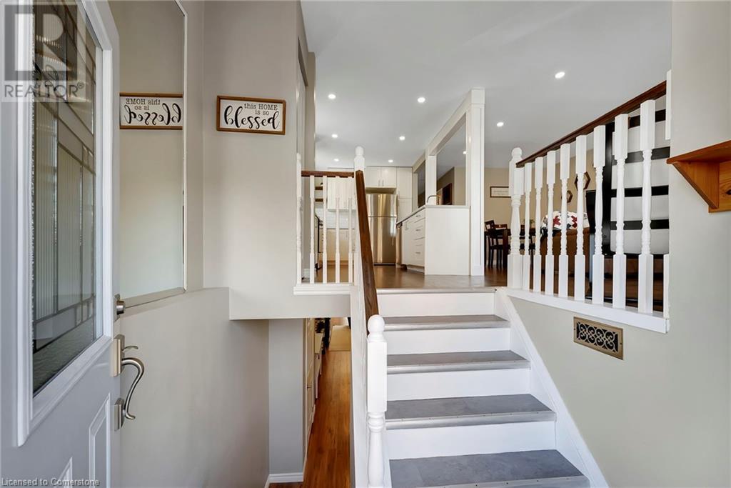 Property at 41 YEOVILLE Court image 4