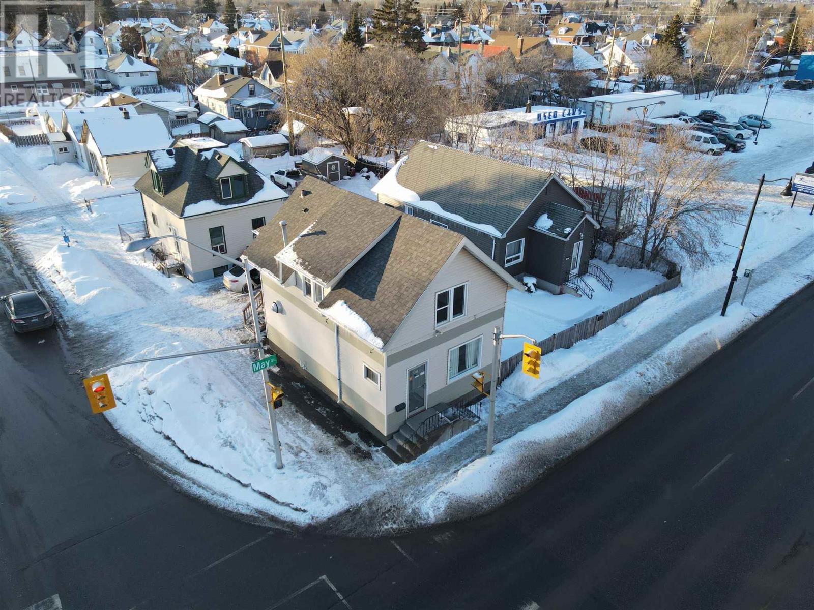 Property at 401 May ST N image 3