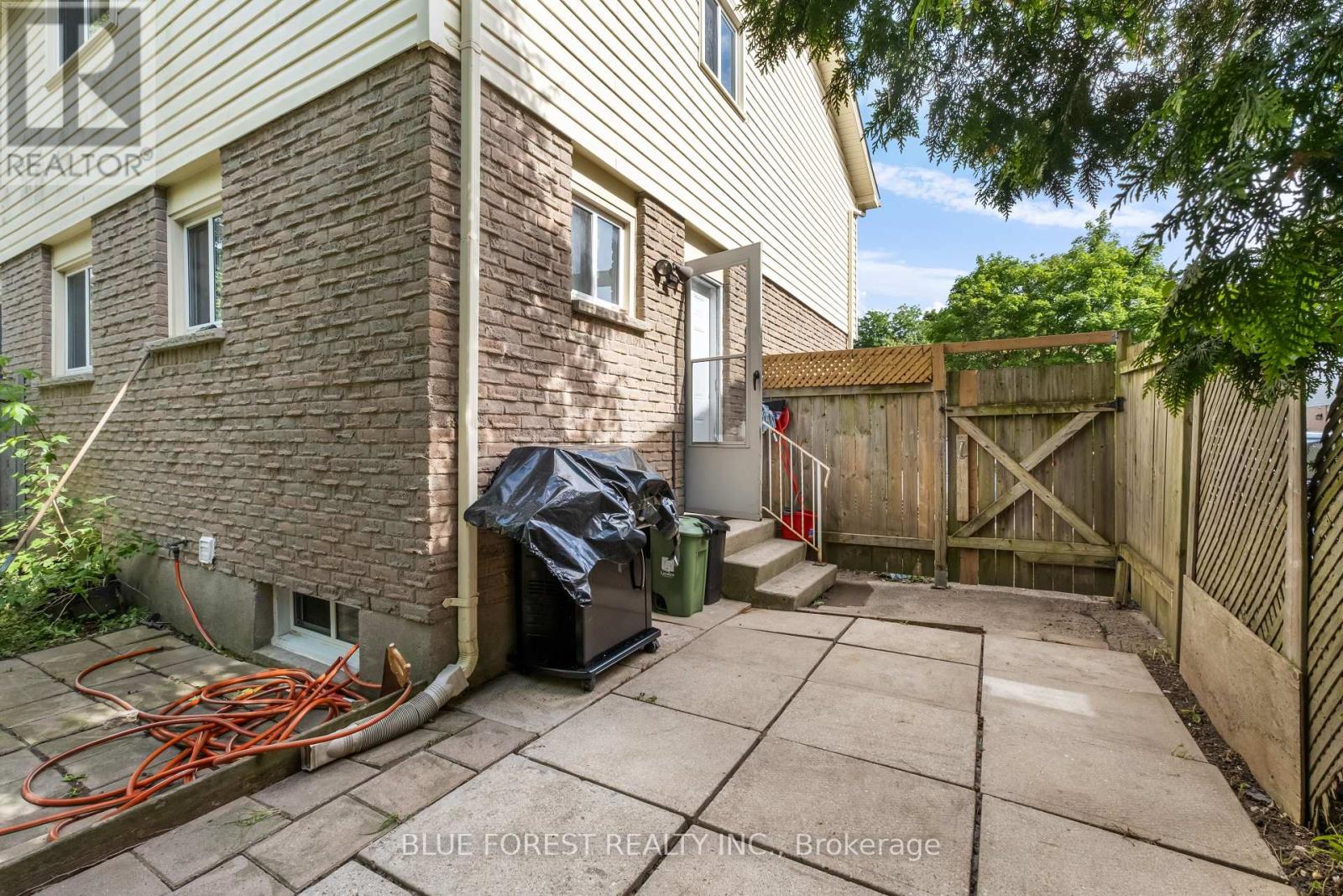 67 Pauline Crescent, London South (South X), Ontario  N6E 2L2 - Photo 25 - X12144373