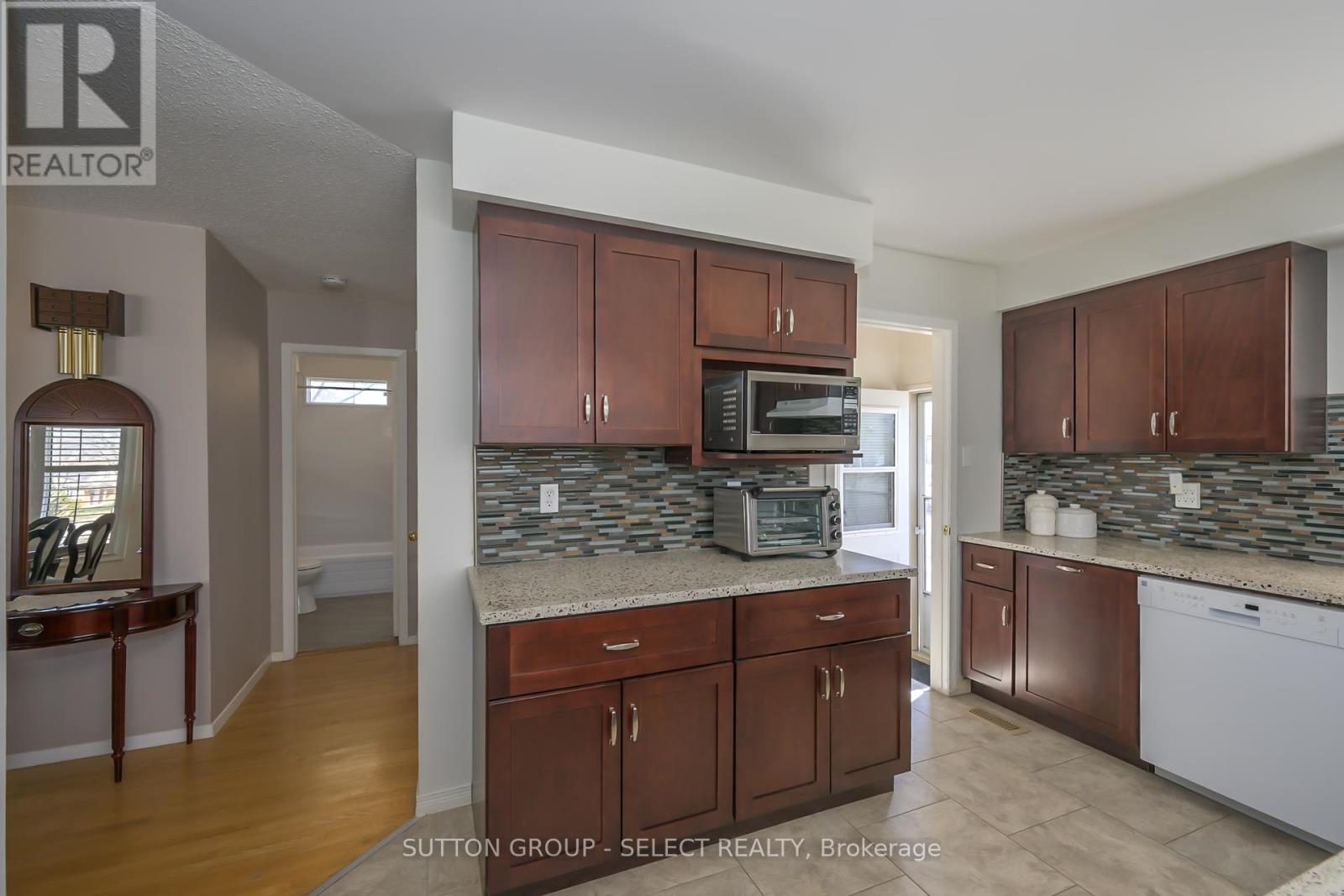Photo 11 of 28 for 1178 Jalna Boulevard