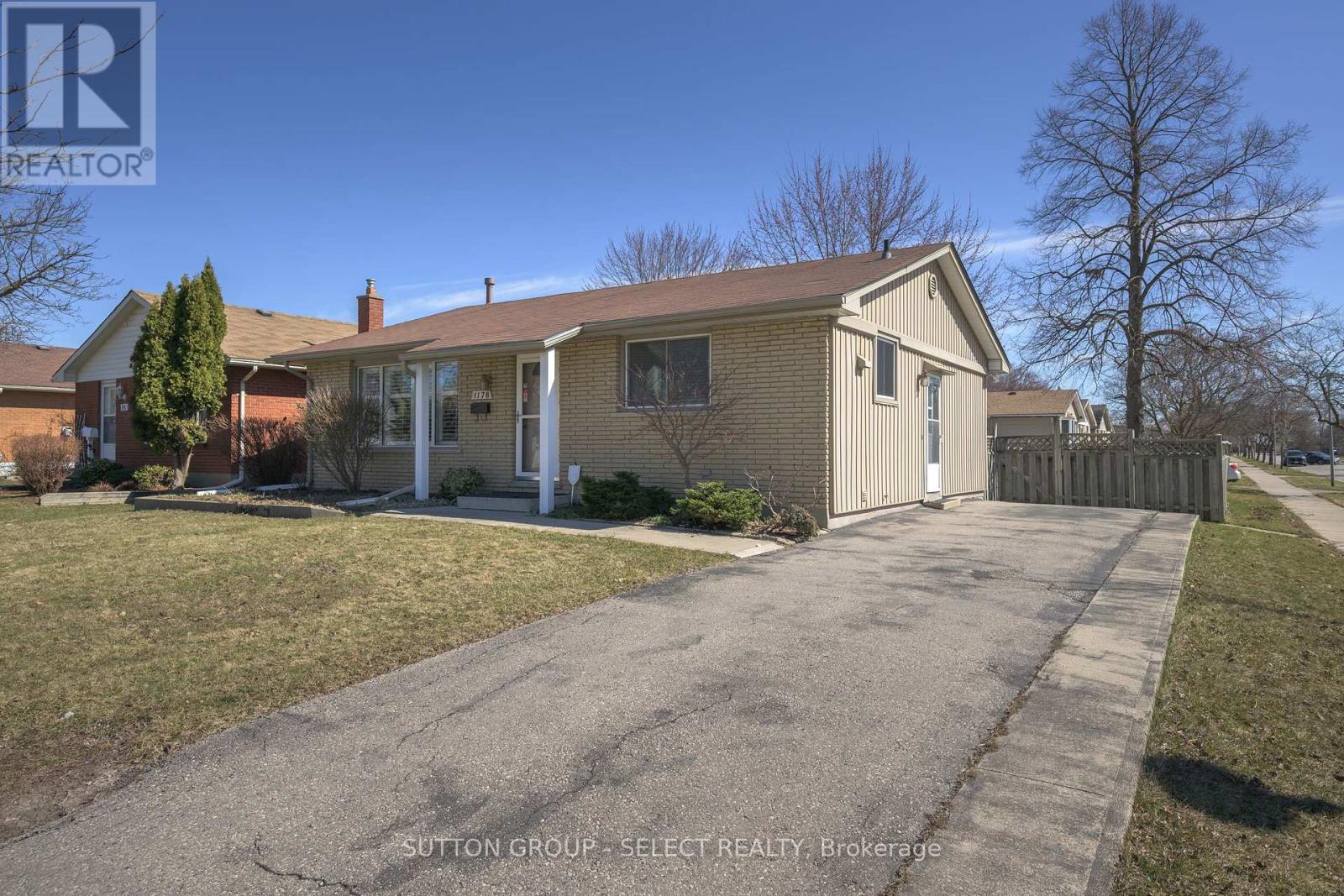 Photo 2 of 28 for 1178 Jalna Boulevard