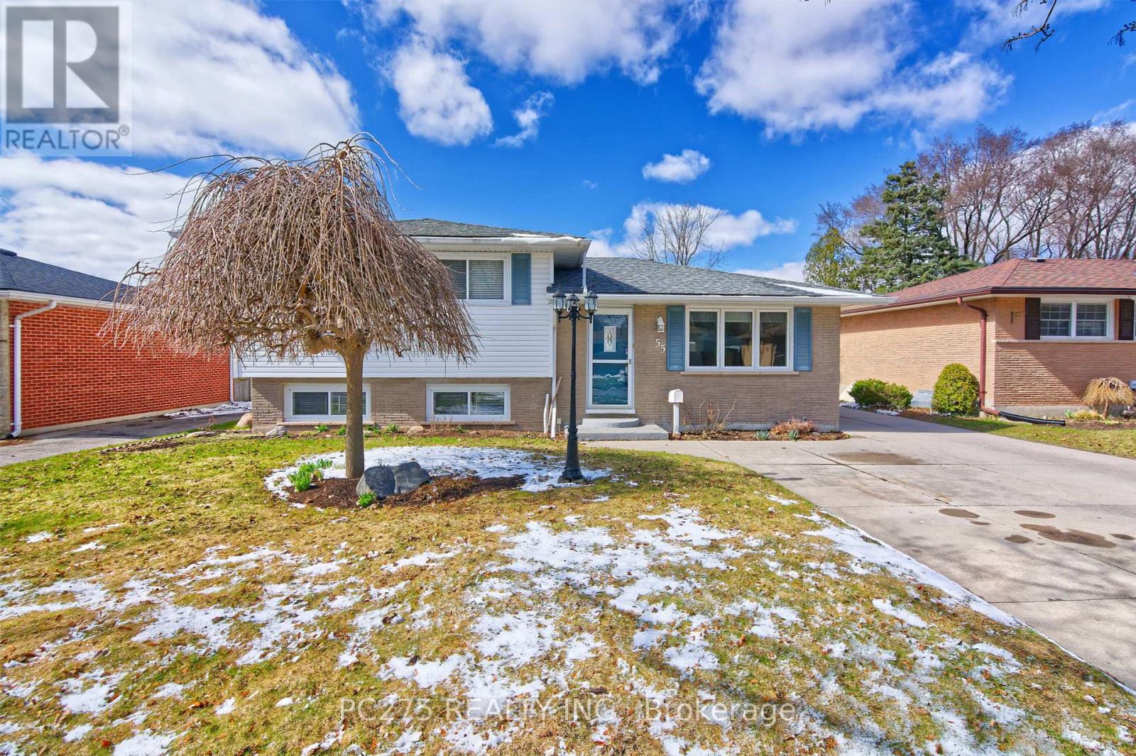 55 Aponi Crescent