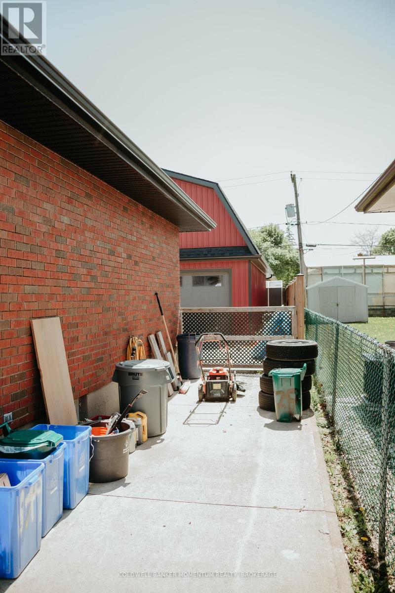 149 Sullivan Avenue, Thorold, Ontario  L2V 2Z3 - Photo 23 - X12059872