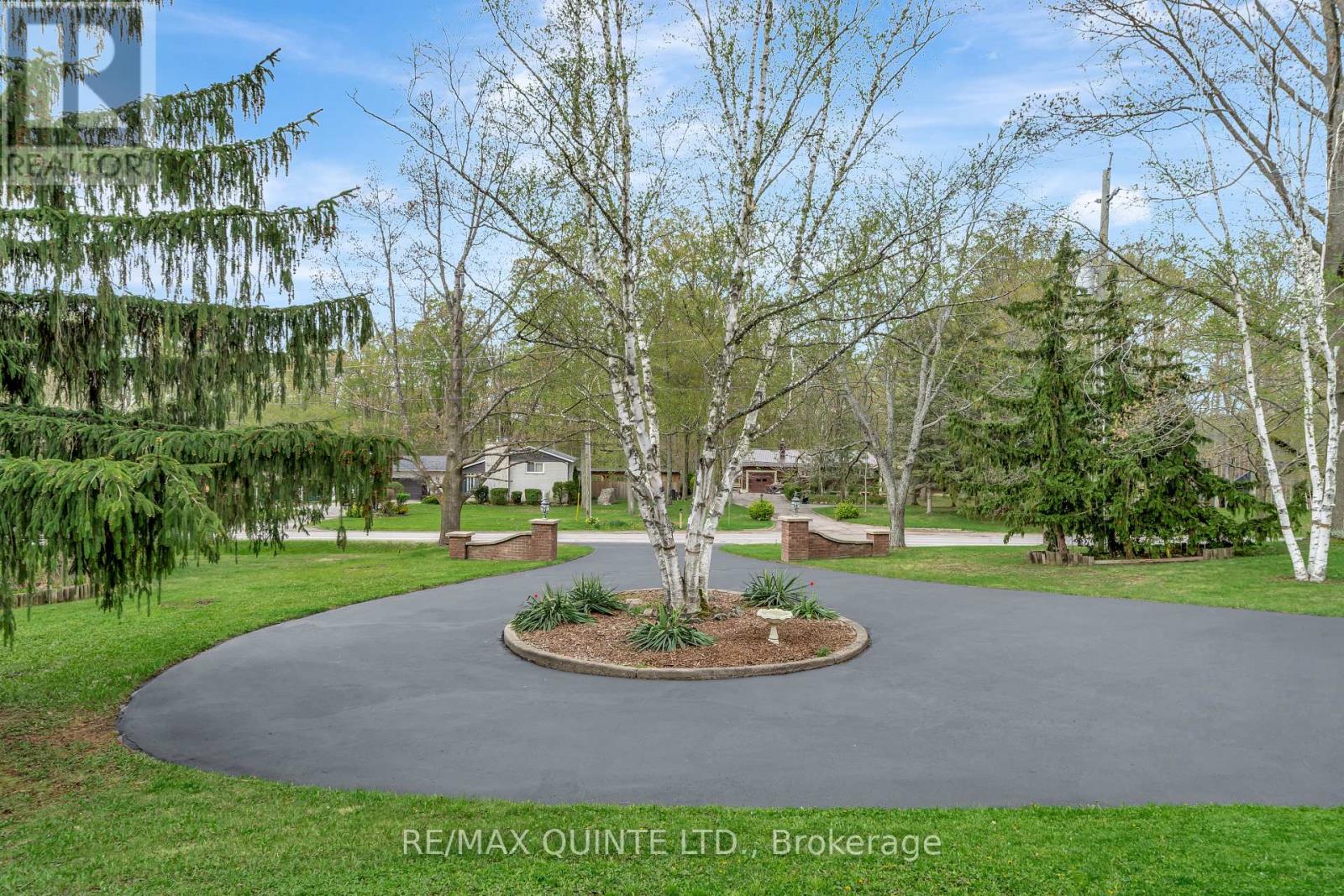 Property at 1386 WALLBRIDGE-LOYALIST ROAD image 5