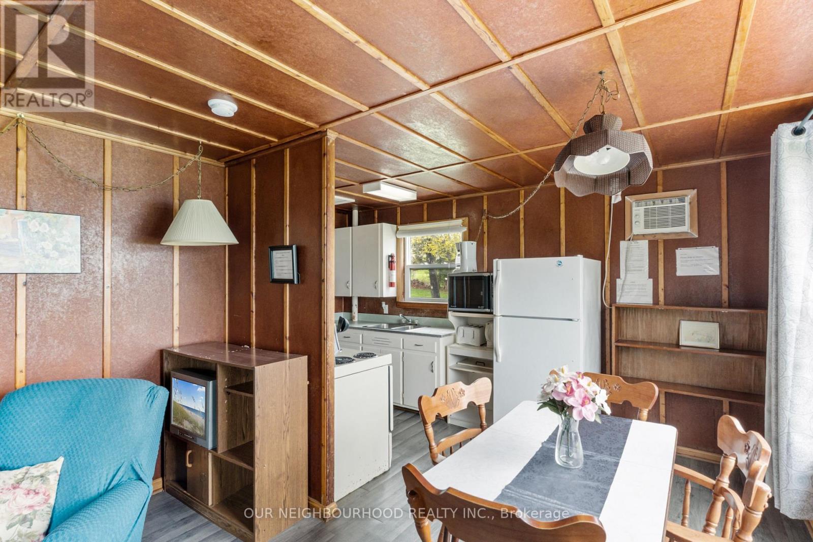 10 Richardson Road, Prince Edward County, Ontario K0K 2T0 - Photo 27 - X12144380