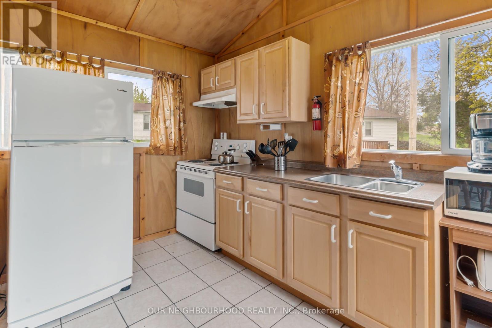10 Richardson Road, Prince Edward County, Ontario  K0K 2T0 - Photo 32 - X12144380