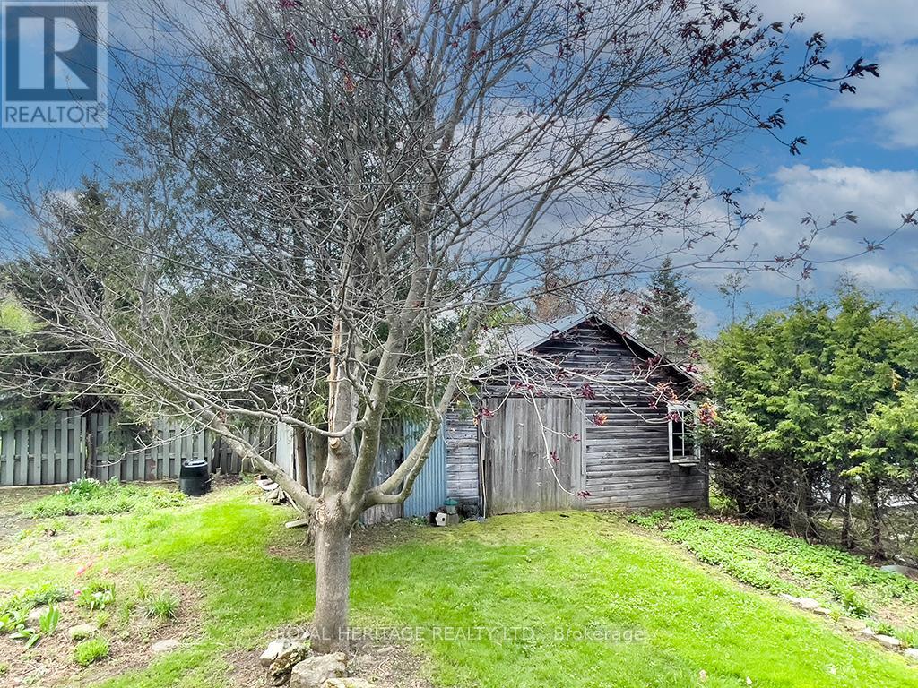 27 Bedford Street, Westport, Ontario K0G 1X0 - Photo 43 - X12144408