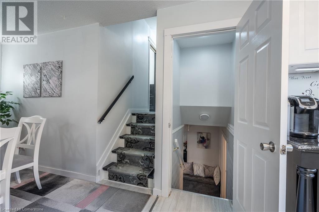 511 Stone Church Road W, Hamilton, Ontario  L9B 1A5 - Photo 21 - 40727671