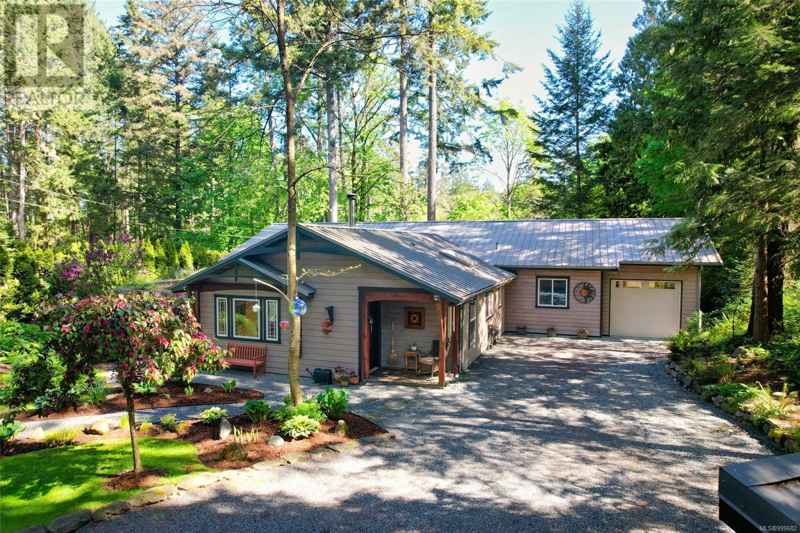 1126 North Rd, Gabriola Island, British Columbia  V0R 1X3 - Photo 2 - 999682