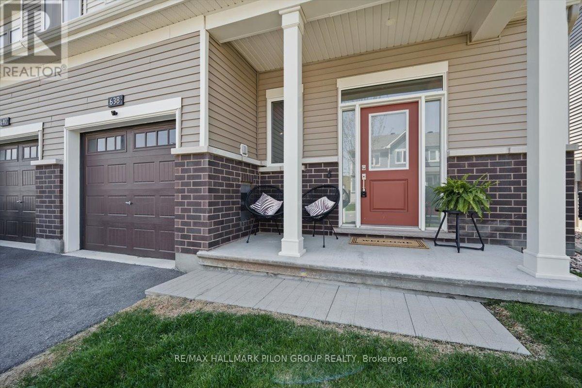 638 Crevier Walk, Ottawa, Ontario  K1W 0M7 - Photo 2 - X12144407