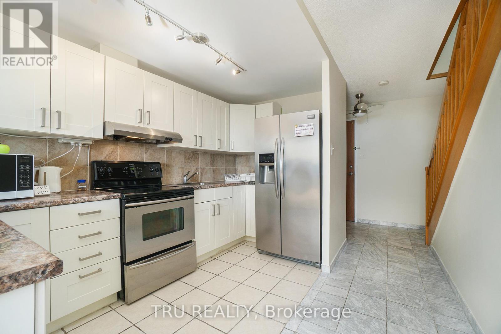 Ph8 - 900 Dynes Road, Ottawa, Ontario  K2C 3L6 - Photo 3 - X12144446