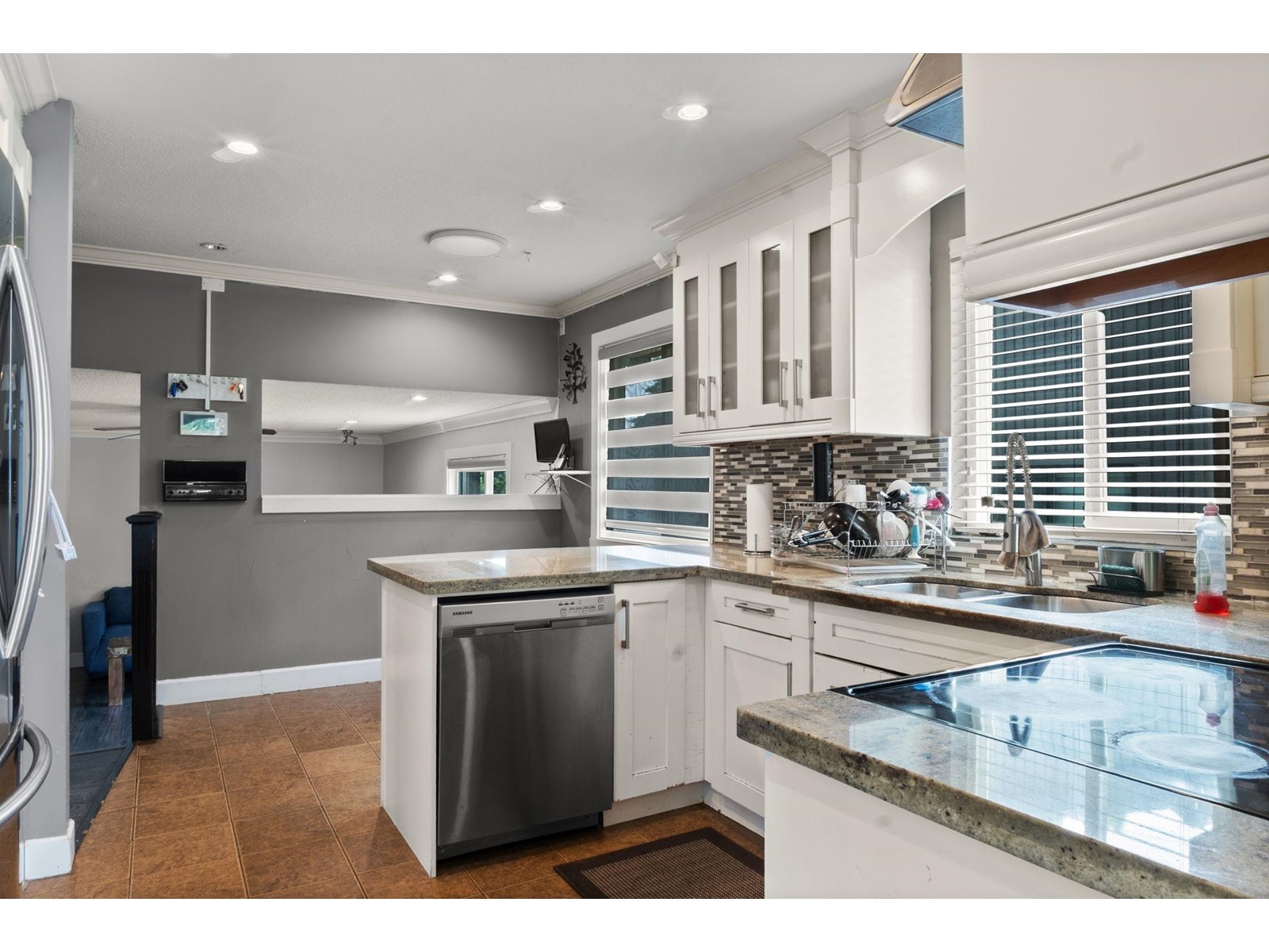 15042 85a Avenue, Surrey, British Columbia  V3S 6A5 - Photo 9 - R3001197