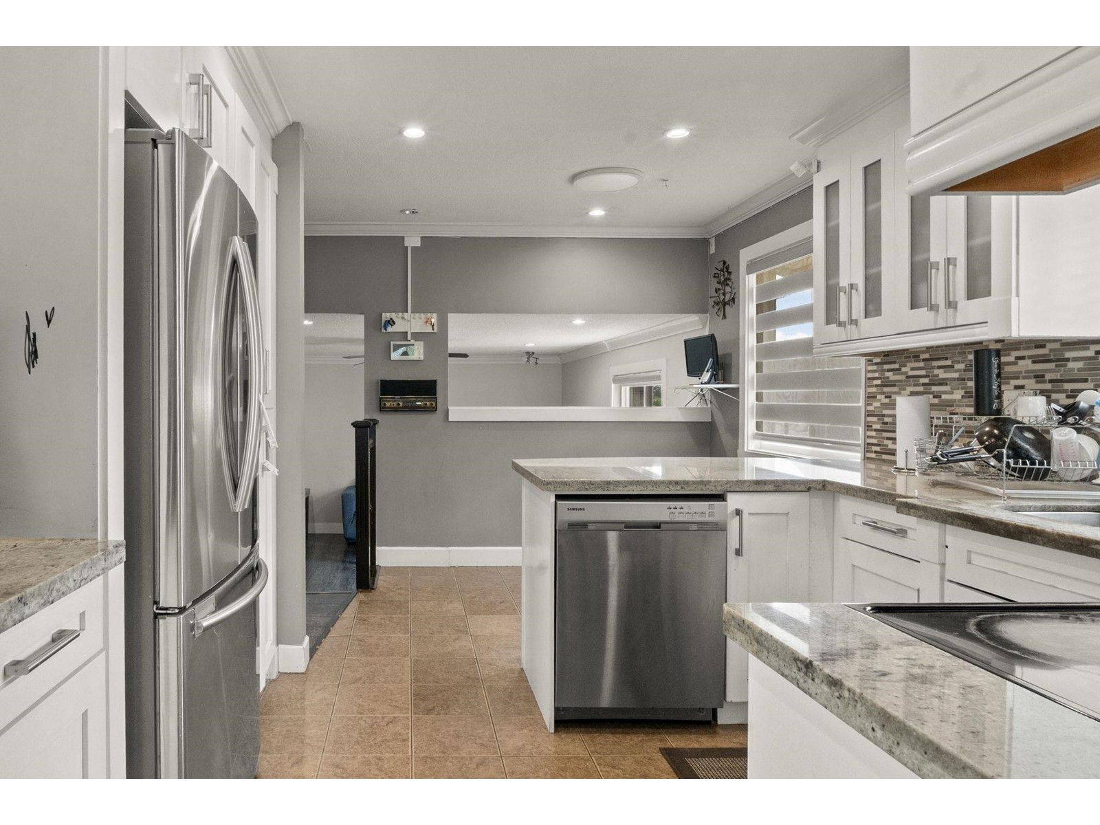 15042 85a Avenue, Surrey, British Columbia  V3S 6A5 - Photo 8 - R3001197