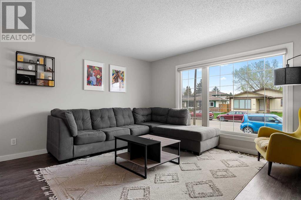 63 Midglen Way Se, Calgary, Alberta  T2X 1G3 - Photo 6 - A2218950