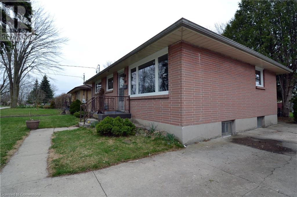 197 W Goddard Boulevard, London, Ontario  N5W 4Z9 - Photo 2 - 40720202