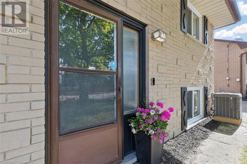 Property at 972 WARWICK Street image 4
