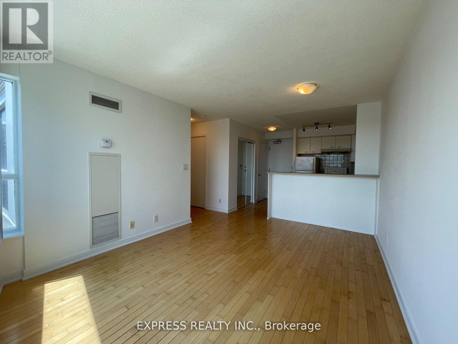 1910 - 38 Lee Centre Drive, Toronto, Ontario  M1H 3J7 - Photo 6 - E12144248