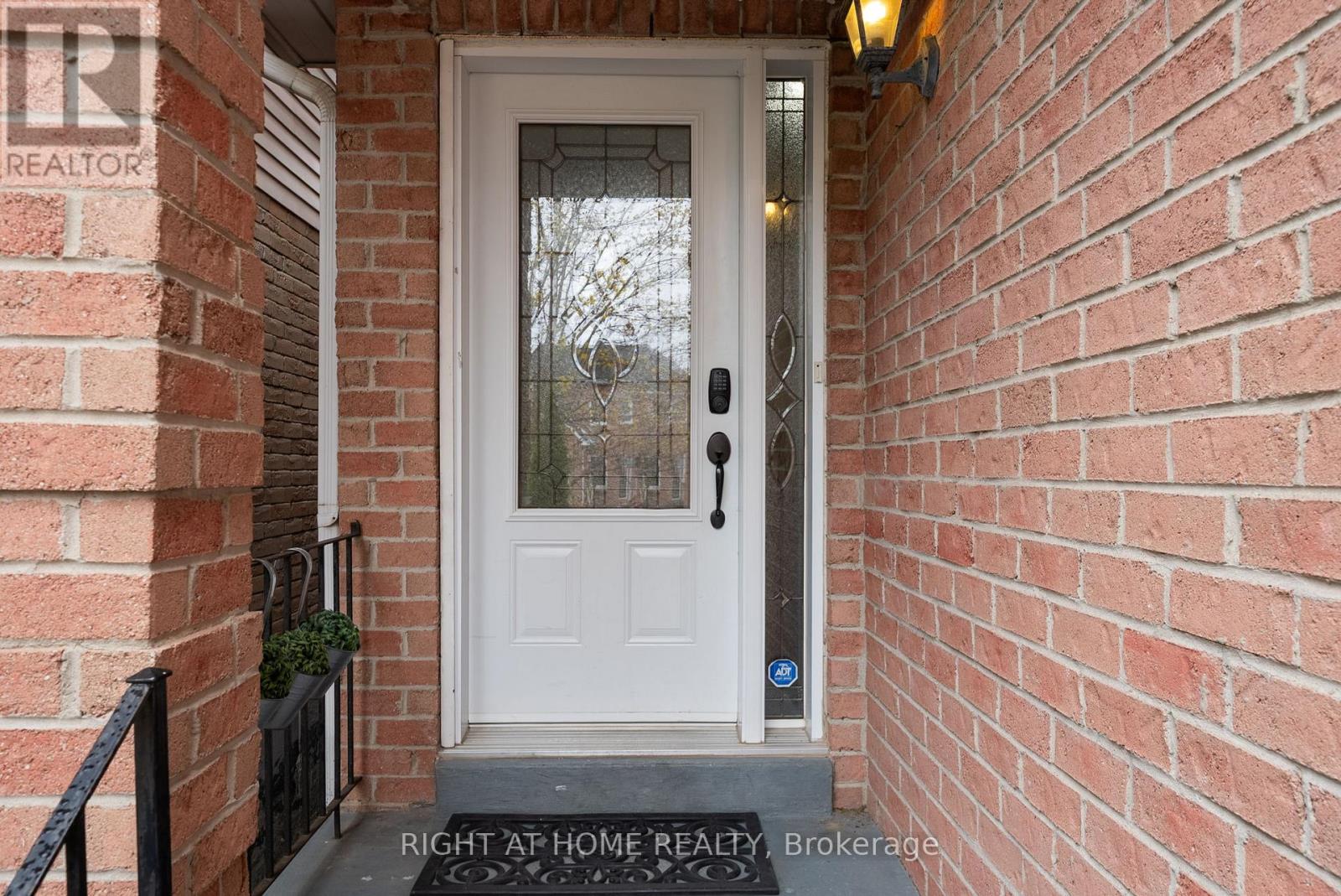 Property at 29 FAIRMEADOW PLACE image 4
